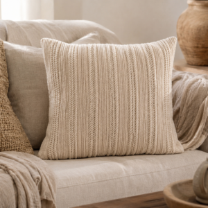 coussin en coton tricoté écru dans ambiance nature chic