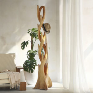 porte-manteaux en bois massif de suar sculpté main, artisanal dans ambiance chic naturelle